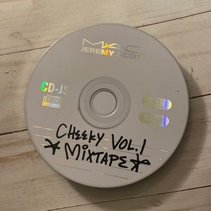 Limited Edition Mac x Jeremy Scott blush, bronze, highlight palette